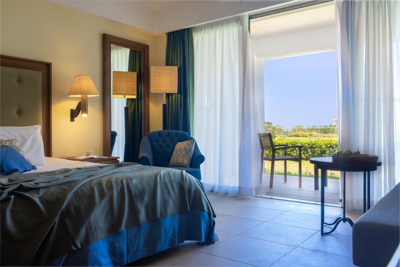 Giannoulis - Cavo Spada Luxury Sports & Leisure Resort & Spa 콜림바리 외부 사진